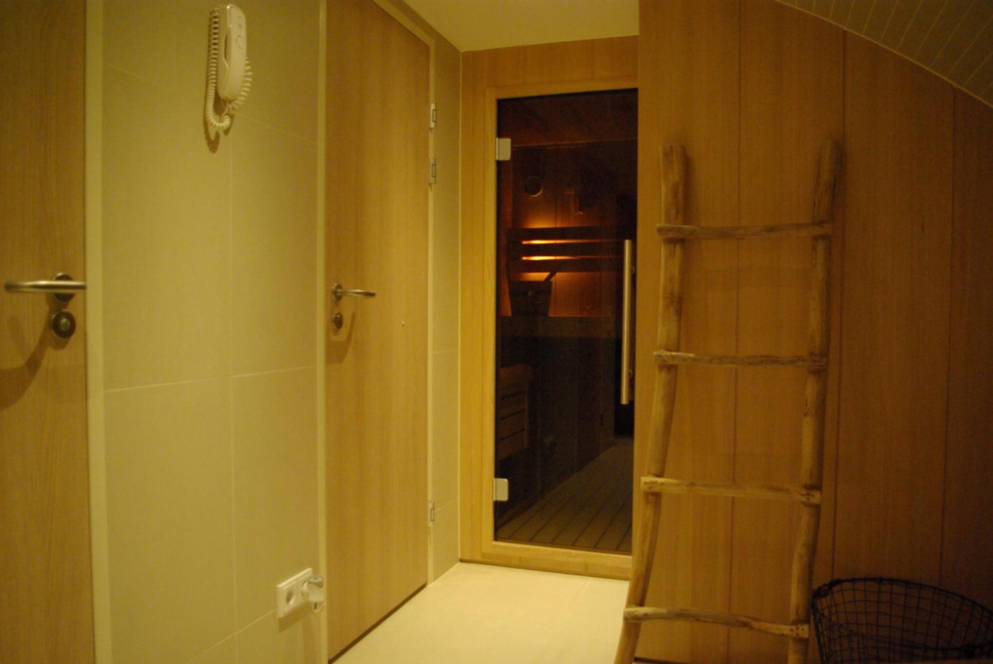 Fairtours Hotelschiff Alena Botel *