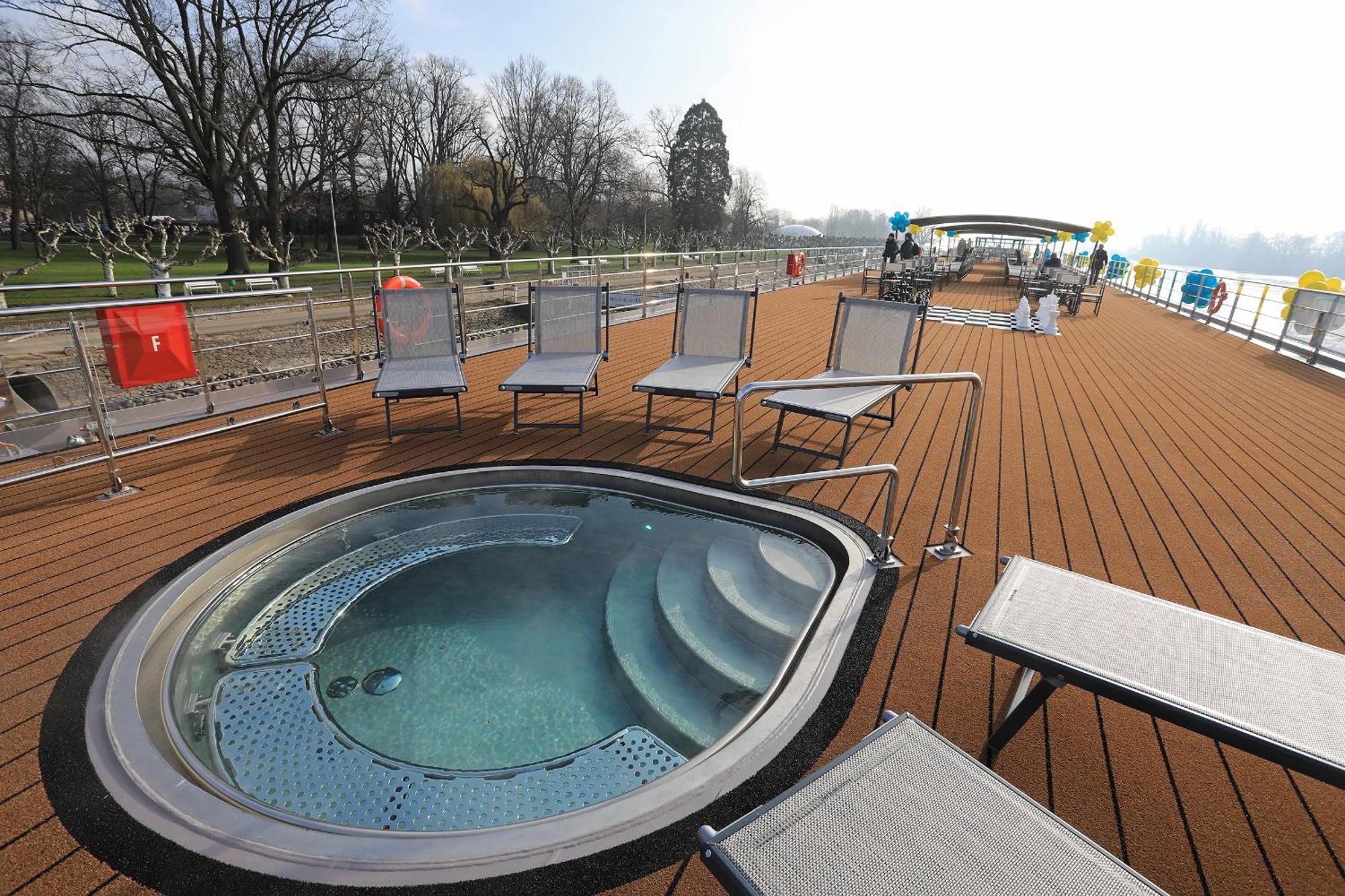 Fairtours Hotelschiff Alena
