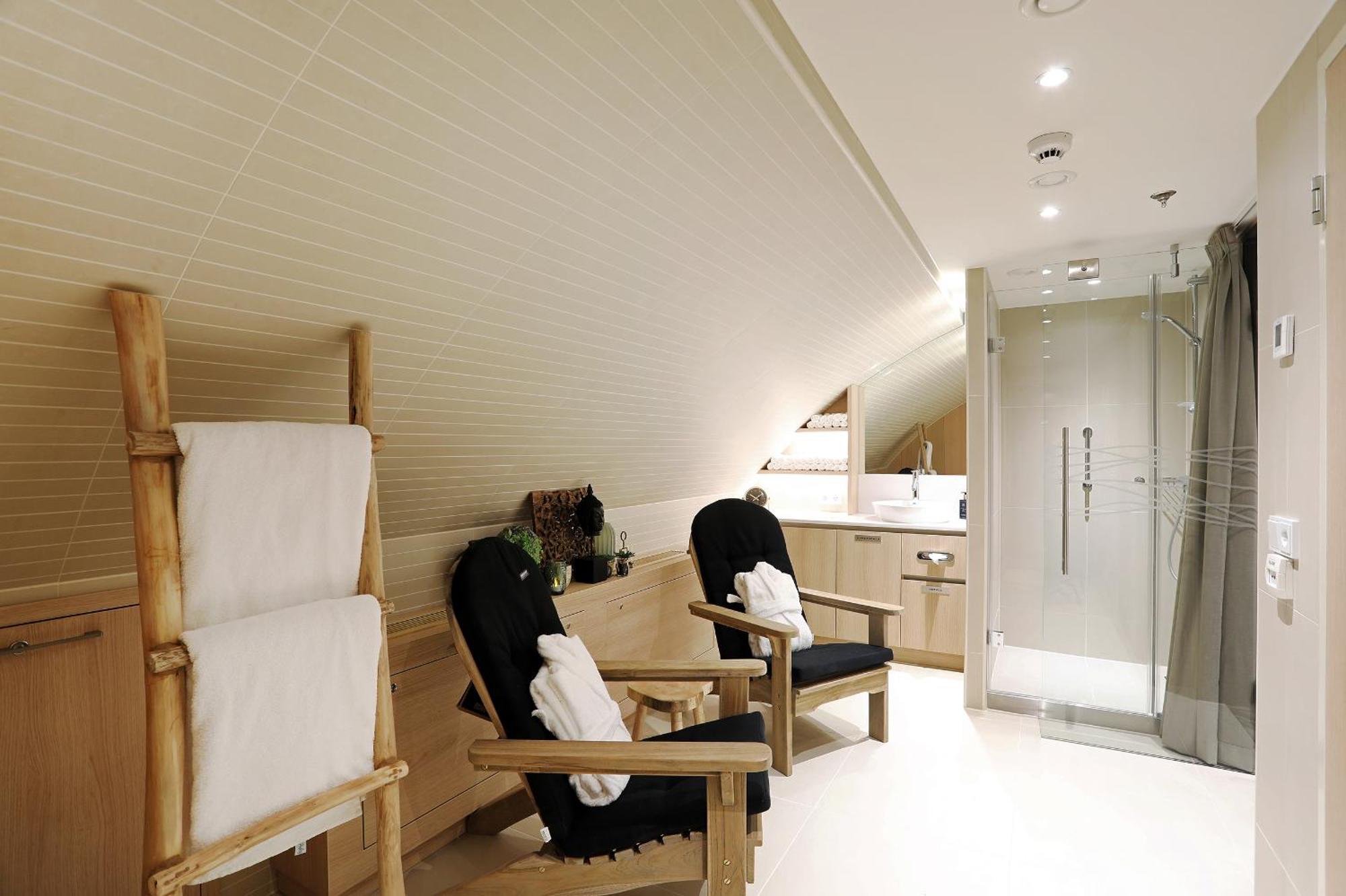 Fairtours Hotelschiff Rhein Prinzessin Botel Dusseldorf