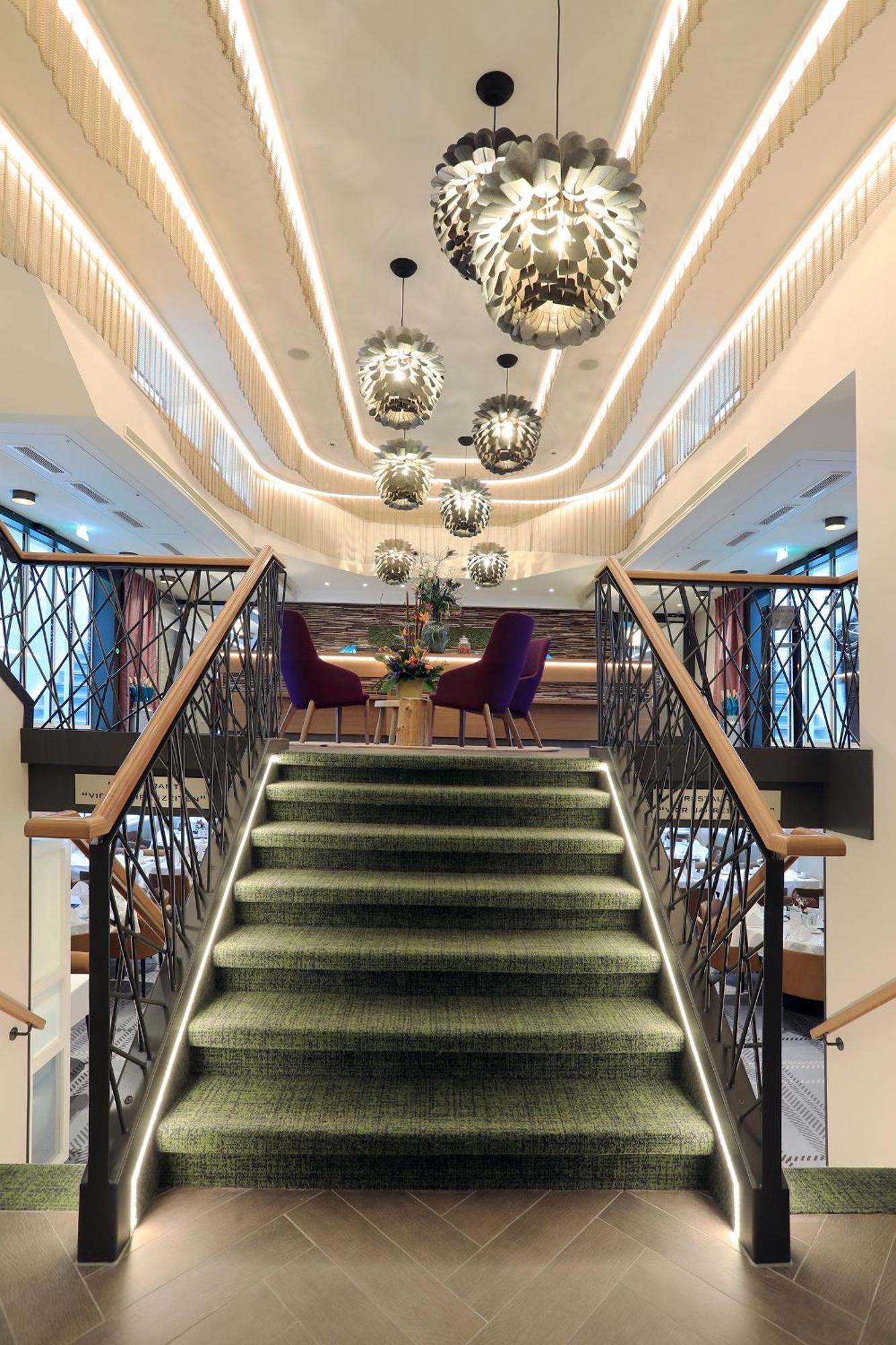 Fairtours Hotelschiff Rhein Prinzessin Dusseldorf